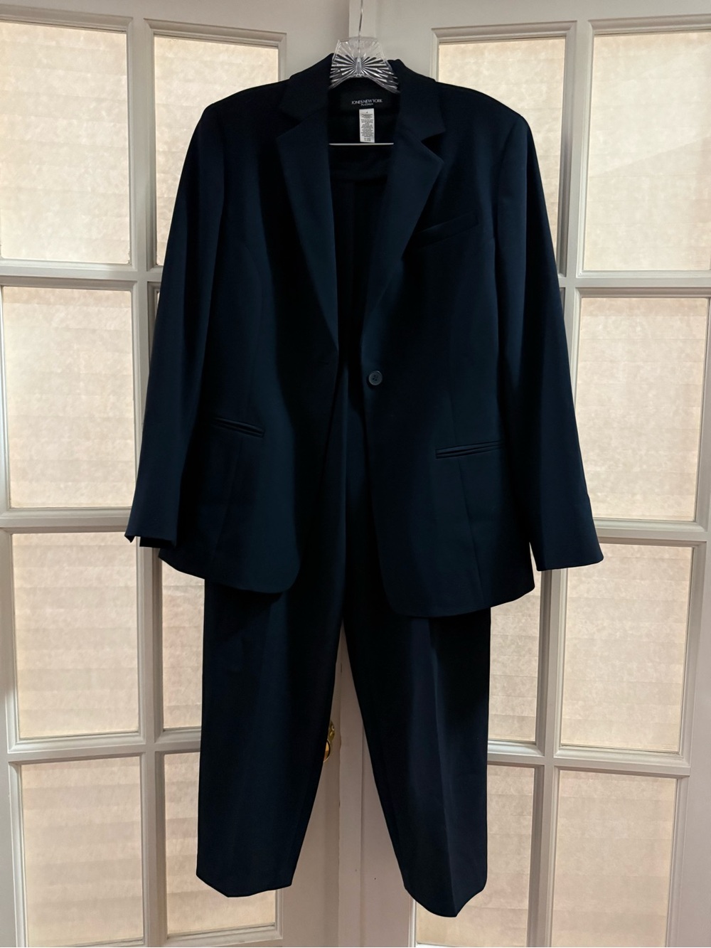 Jones New York Platinum Women’s Navy 2pc Suit Size 4 Like New